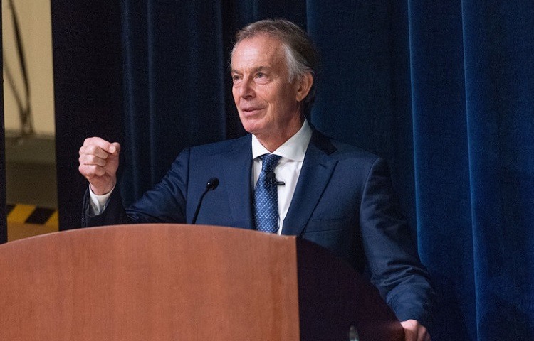 May acuso a Tony Blair de socavar sus negociaciones con la UE