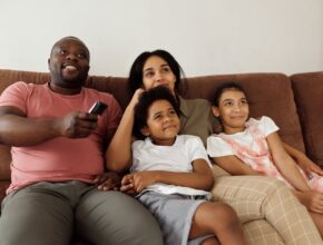 reparto de la hija de un ladron