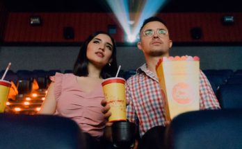 Pareja en el cine